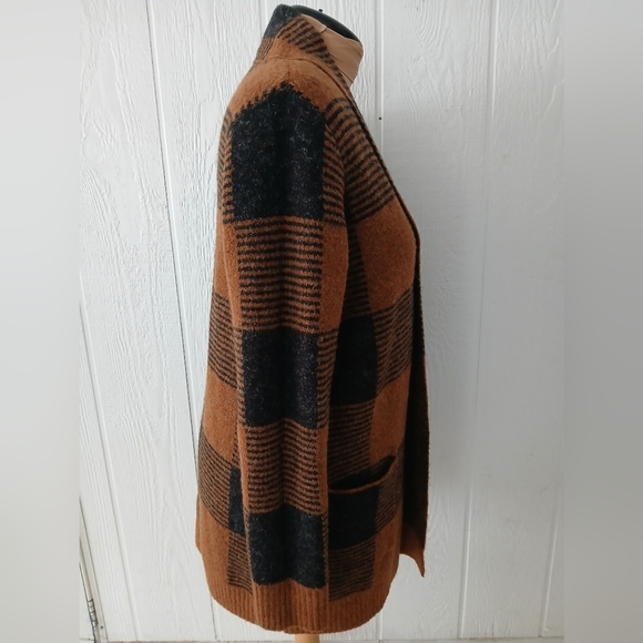 Brown and Black Oversized Cardigan Sweater - Picture 4 of 8